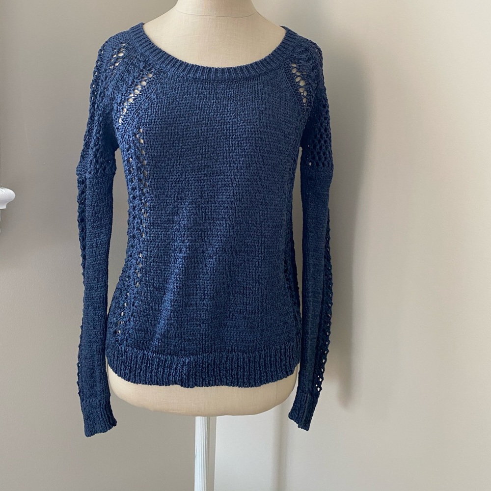 Blue summer weight crew neck sweater